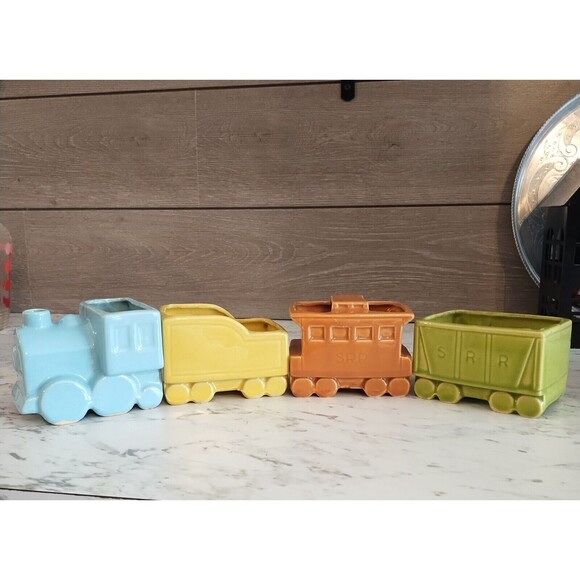 Vintage Shawnee Pottery S.R.R. Train Engine & Train Car Planters 4pc Set #552 - Picture 2 of 16